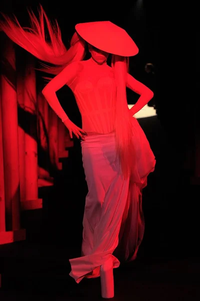 Look 38